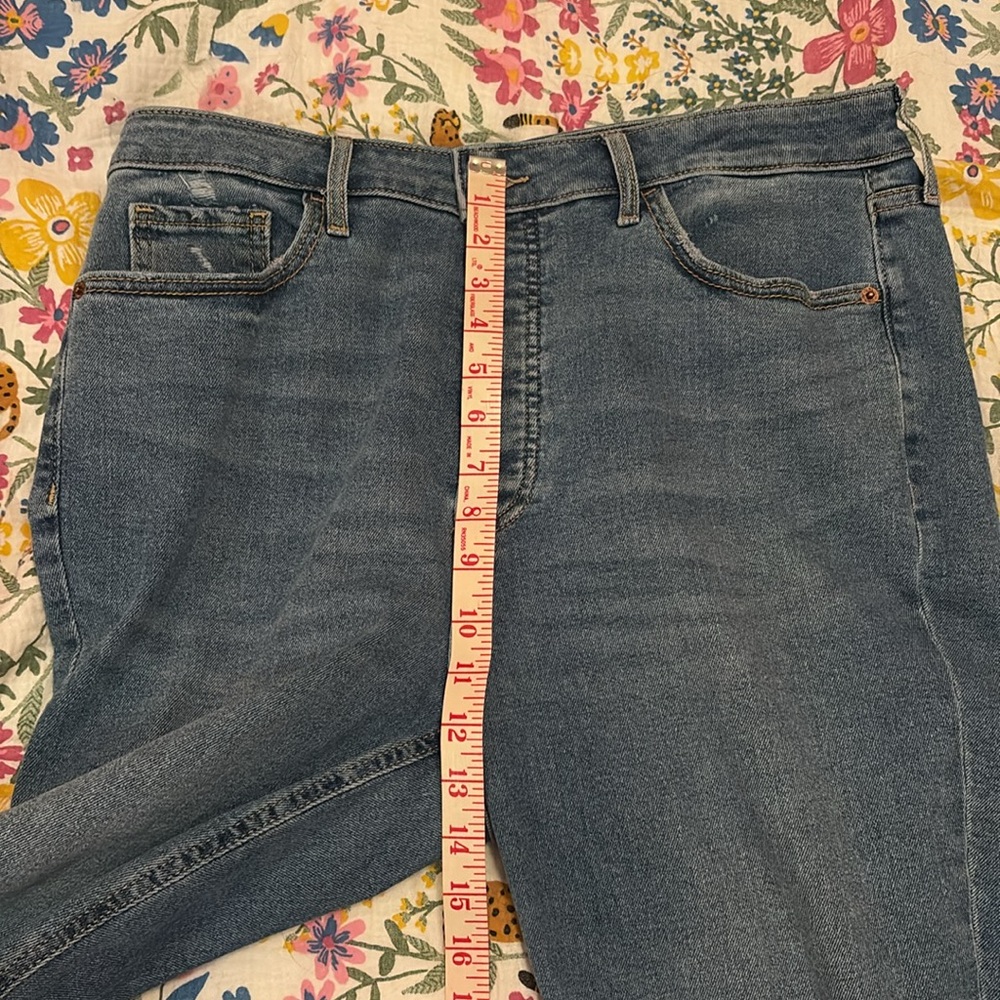 Old Navy Extra High Rise Boot Cut Jeans - Picture 8 of 9